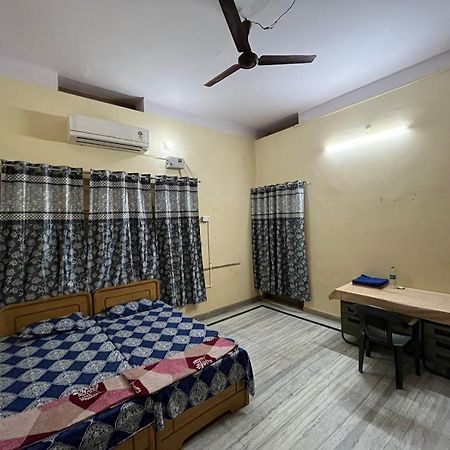 Vishwa Deva Homestay Varanasi Eksteriør bilde
