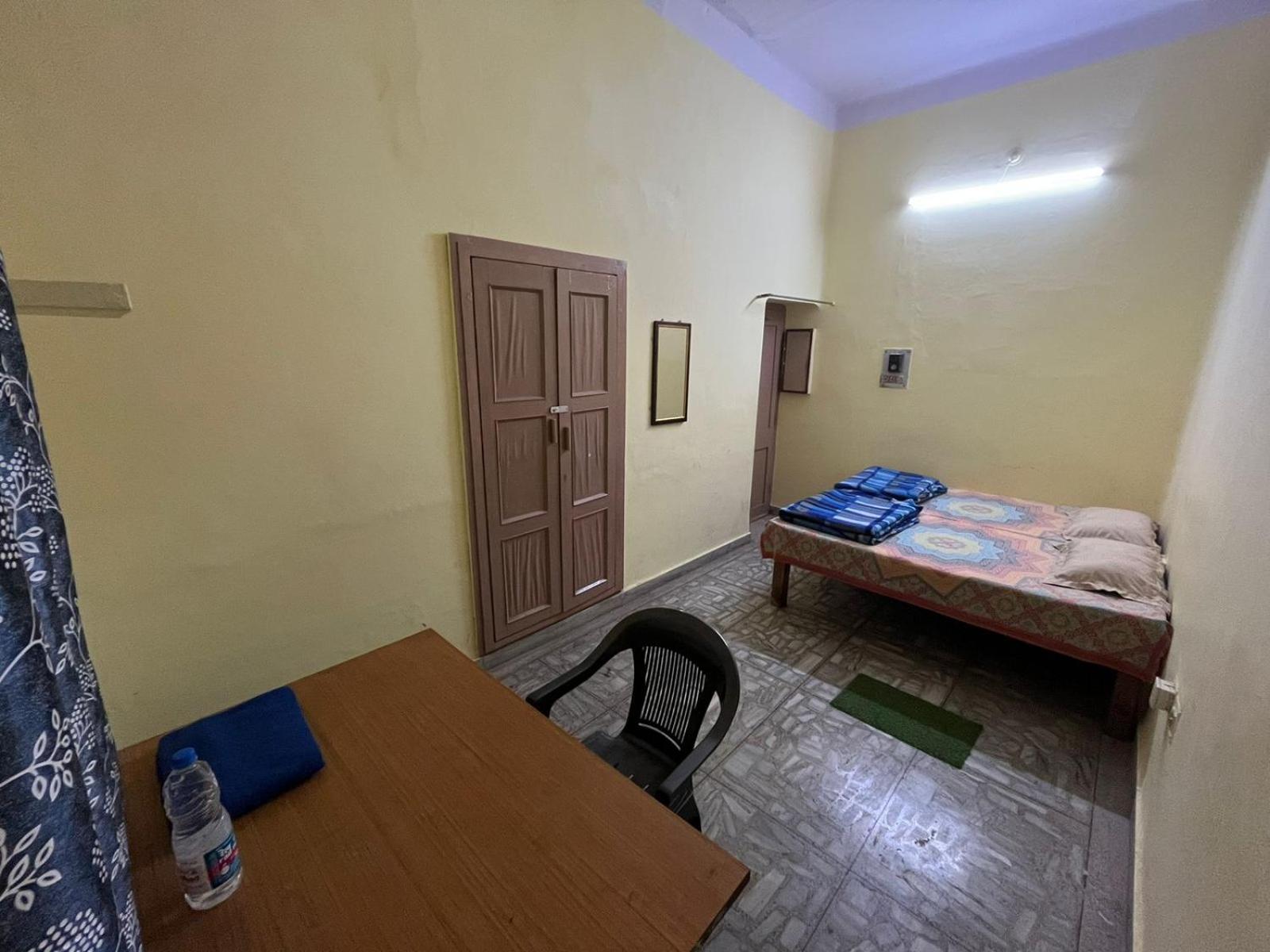 Vishwa Deva Homestay Varanasi Eksteriør bilde