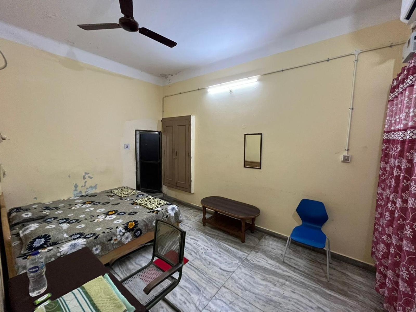 Vishwa Deva Homestay Varanasi Eksteriør bilde