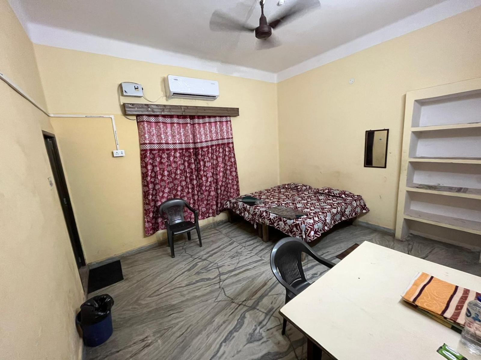 Vishwa Deva Homestay Varanasi Eksteriør bilde